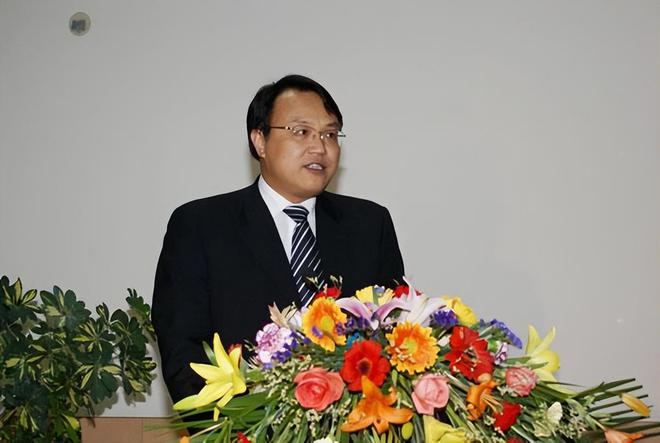 米乐M6：吴生富一重董事长的“不归路”(图2)