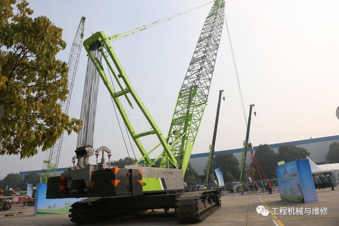 米乐M6：中联重科ZCC2600履带式起重机成全国吊装职业技能竞赛全国总决赛唯一指定用机(图9)