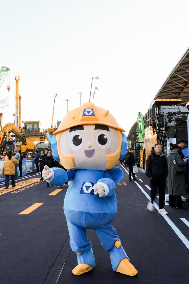 徐工集团baumaCHINA2024惊艳亮相：展示中国工程机械的硬核实力(图19)