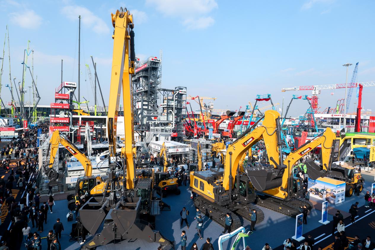 米乐M6平台：12000㎡、超180款展品——智慧徐工震撼亮相baumaCHINA2024(图6)