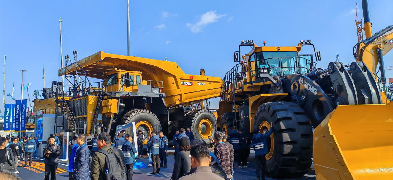 米乐M6平台：12000㎡、超180款展品——智慧徐工震撼亮相baumaCHINA2024(图8)