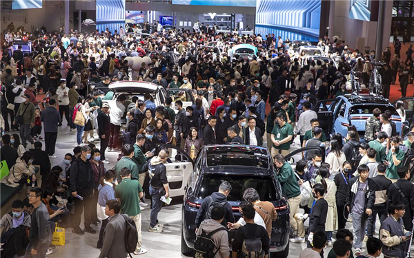 米乐M6：燃油车“死守”上海车展(图1)