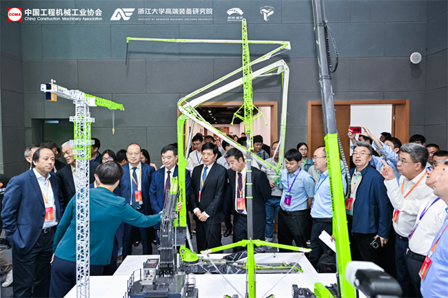 【2024CMITF】中联重科在工程机械行业科技节上奏响“大国重器智造者”强音(图3)