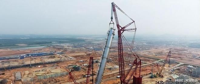 十年产3台！敲中国竹杠的下场就是抢都抢不到咱4000吨级起重机(图6)