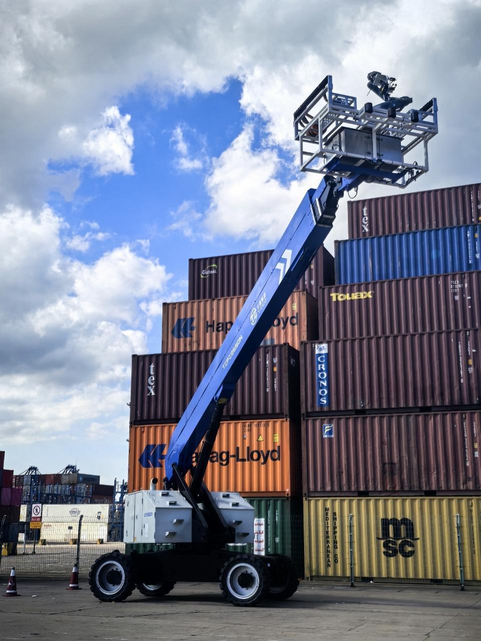 全球首创！太重集团高空作业机器人投入使用(图1)